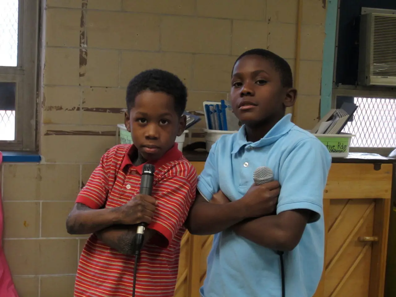 Digital Learning Aids Debated: Are Educational Flashcards just Covert Parental Surveillance?