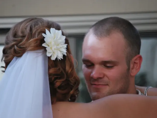 Guidelines for Alleviating an Anxious-Avoidant Bond (and Recognizing When it's Time to Depart)