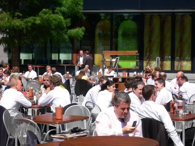 Transitioning youth seeking new careers - Banking workshop (m/d) - 2026